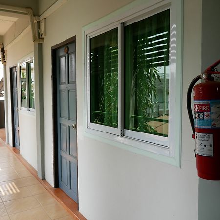Siri Place Buriram Buitenkant foto